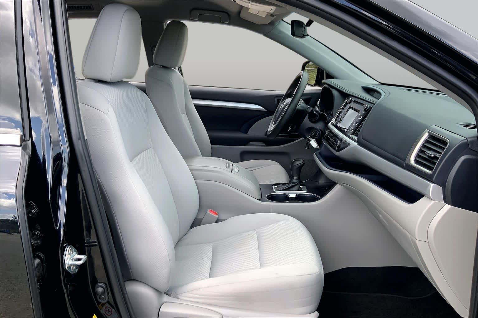 2019 Toyota Highlander LE Midnight Black Metallic at Lexus Southwest Houston