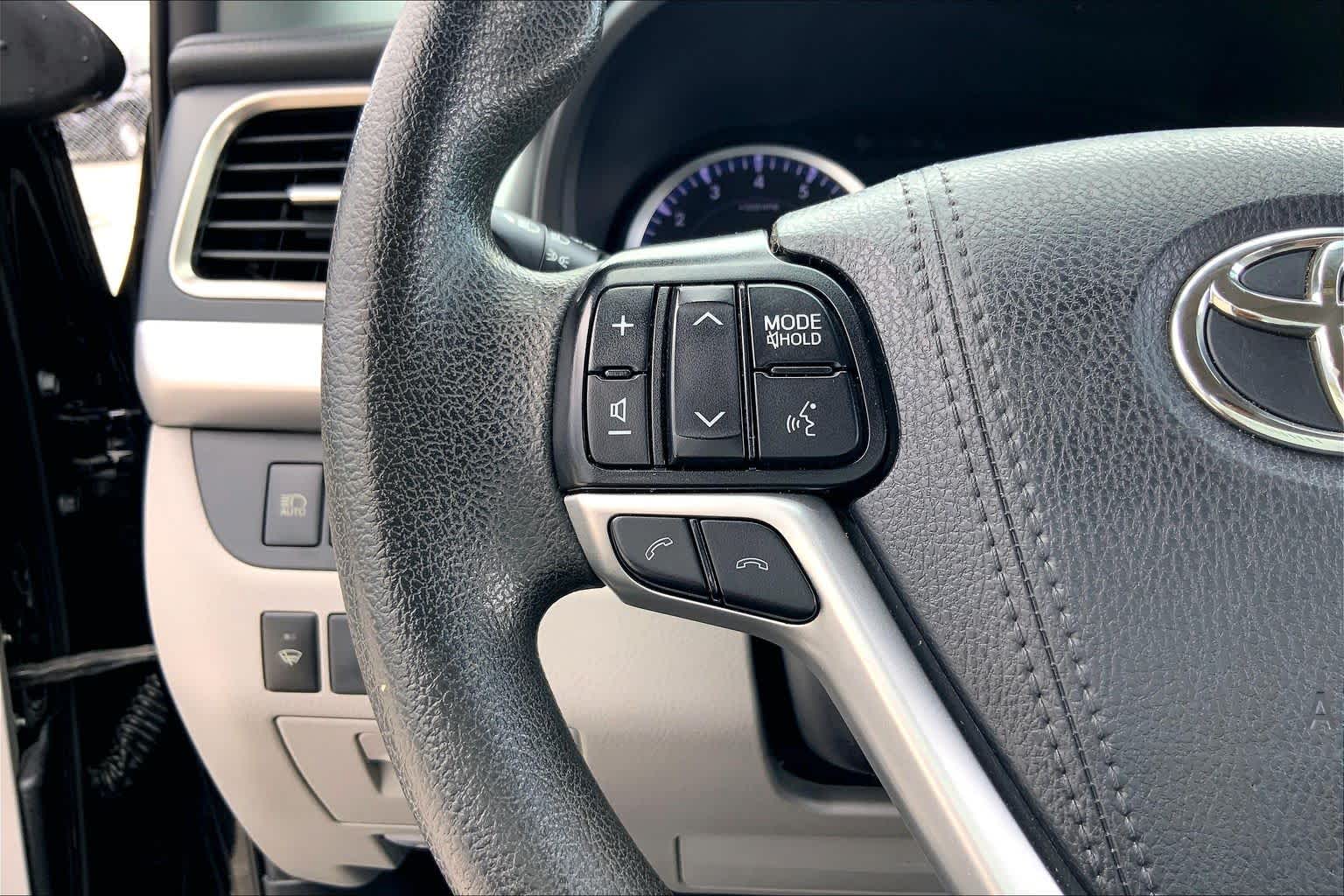 2019 Toyota Highlander LE Midnight Black Metallic at Lexus Southwest Houston