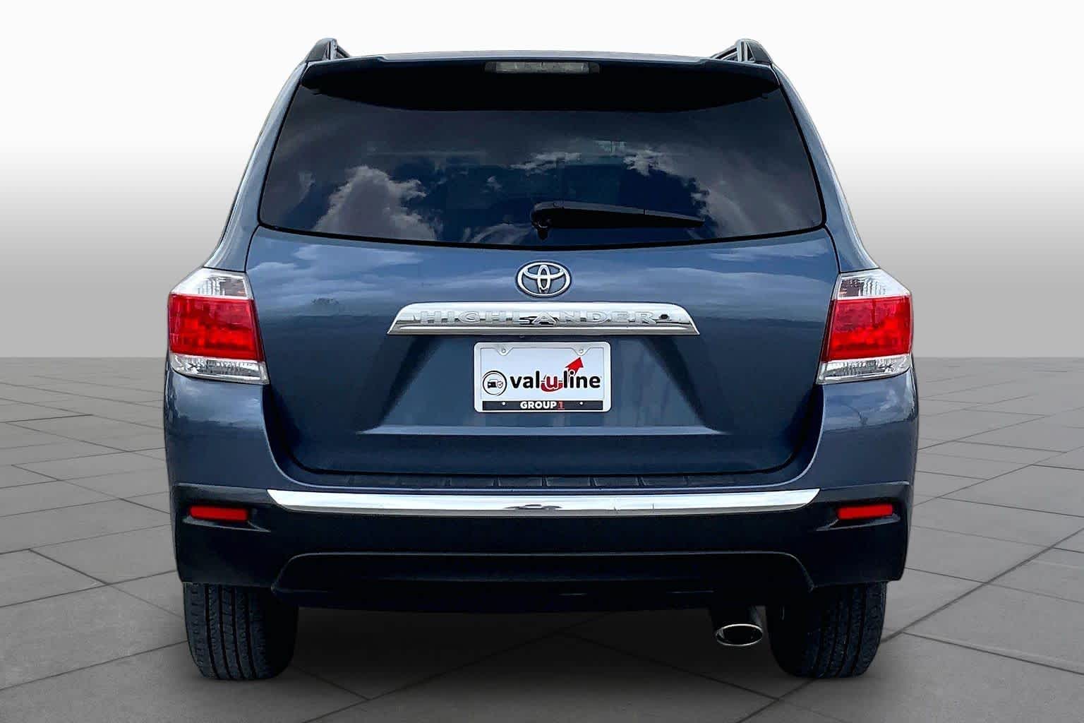 2013 Toyota Highlander Plus Shoreline Blue Pearl at Lexus Southwest Houston