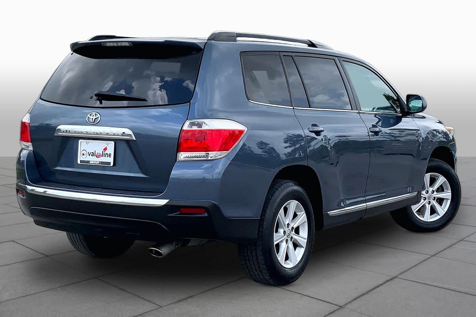 2013 Toyota Highlander Plus Shoreline Blue Pearl at Lexus Southwest Houston