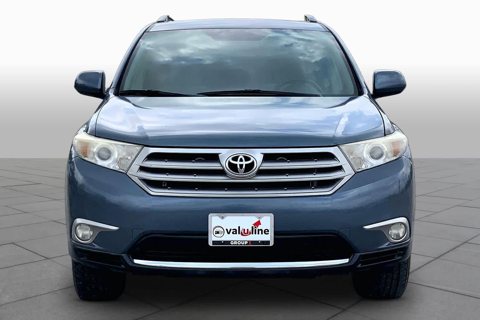 2013 Toyota Highlander Plus Shoreline Blue Pearl at Lexus Southwest Houston