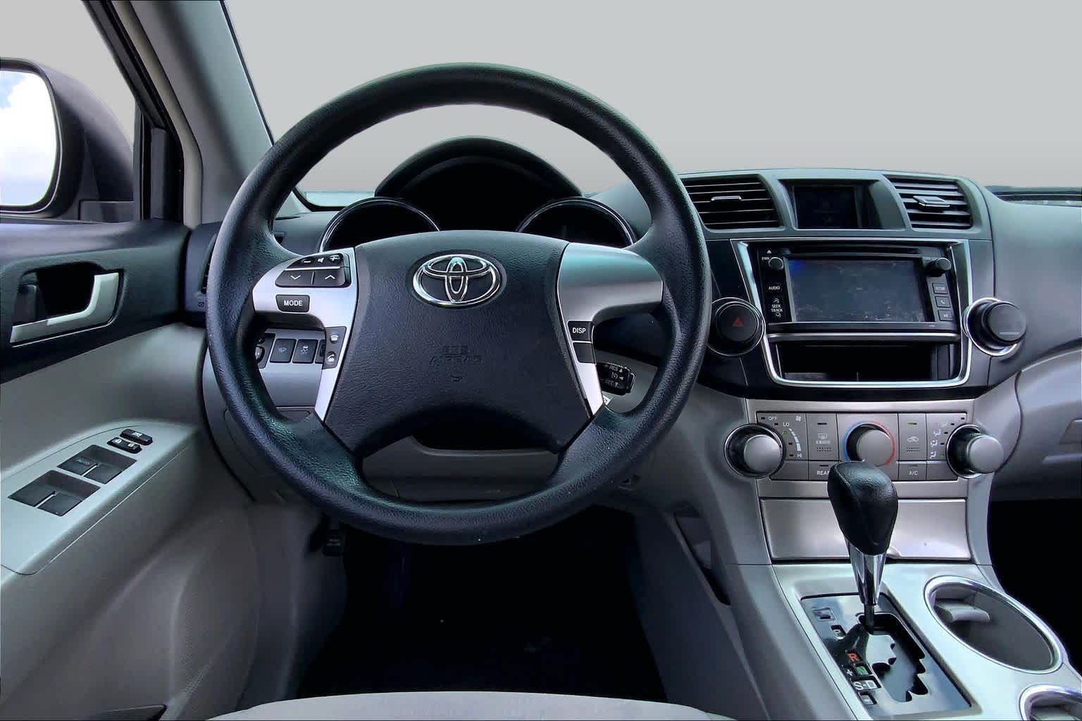2013 Toyota Highlander Plus Shoreline Blue Pearl at Lexus Southwest Houston