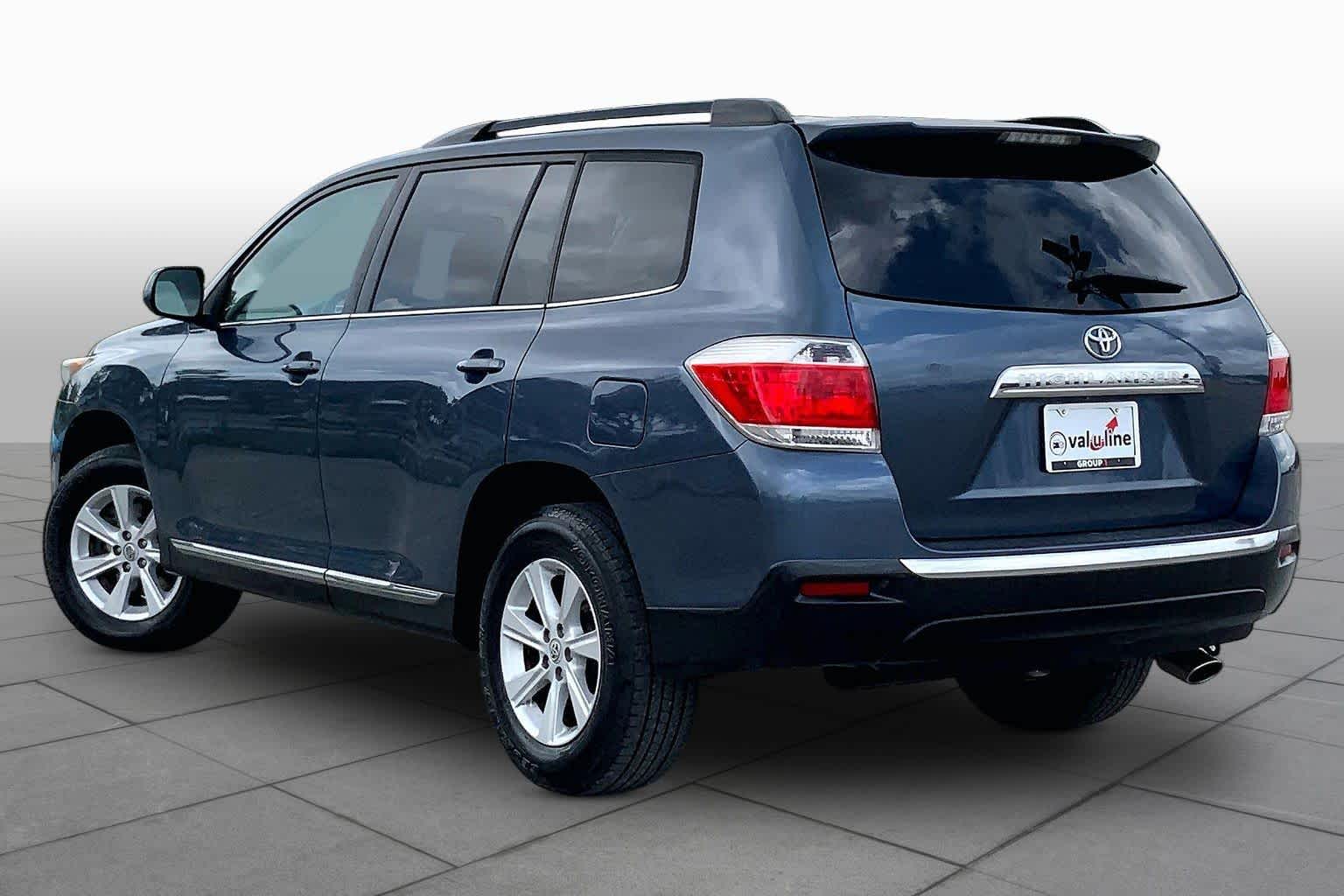 2013 Toyota Highlander Plus Shoreline Blue Pearl at Lexus Southwest Houston