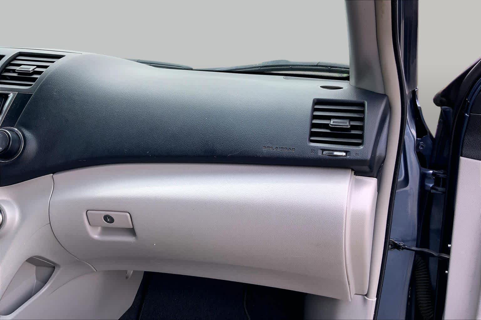2013 Toyota Highlander Plus Shoreline Blue Pearl at Lexus Southwest Houston