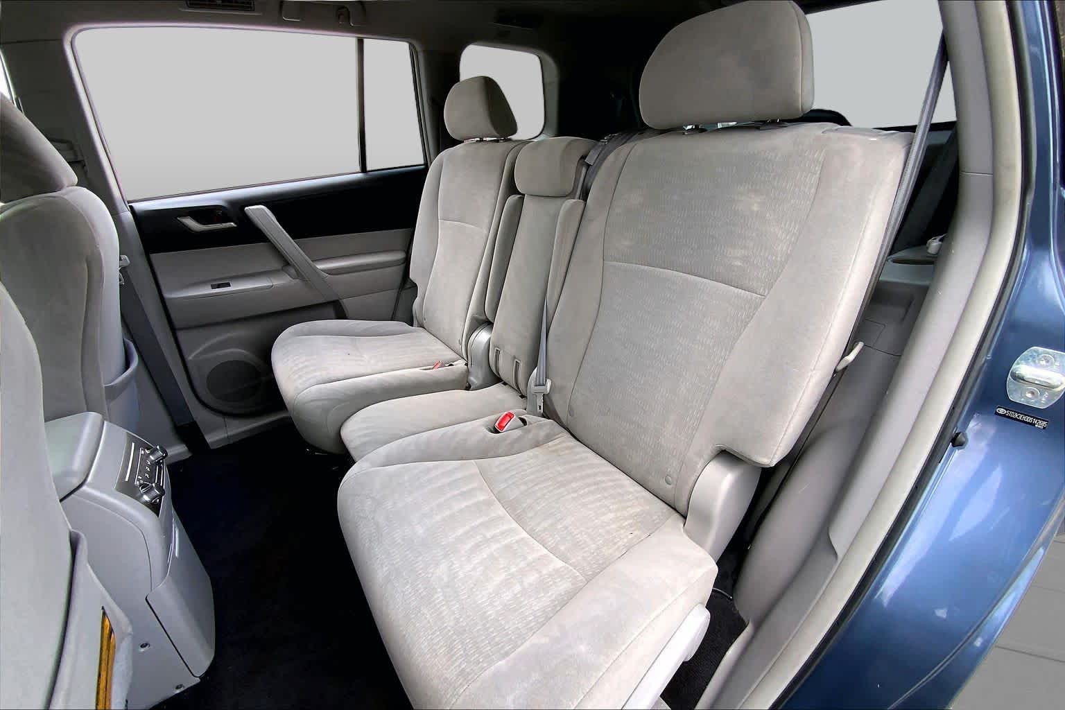 2013 Toyota Highlander Plus Shoreline Blue Pearl at Lexus Southwest Houston