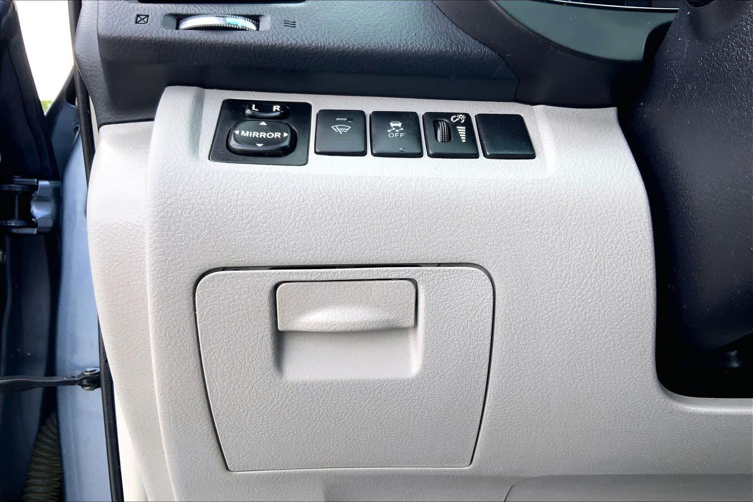 2013 Toyota Highlander Plus Shoreline Blue Pearl at Lexus Southwest Houston