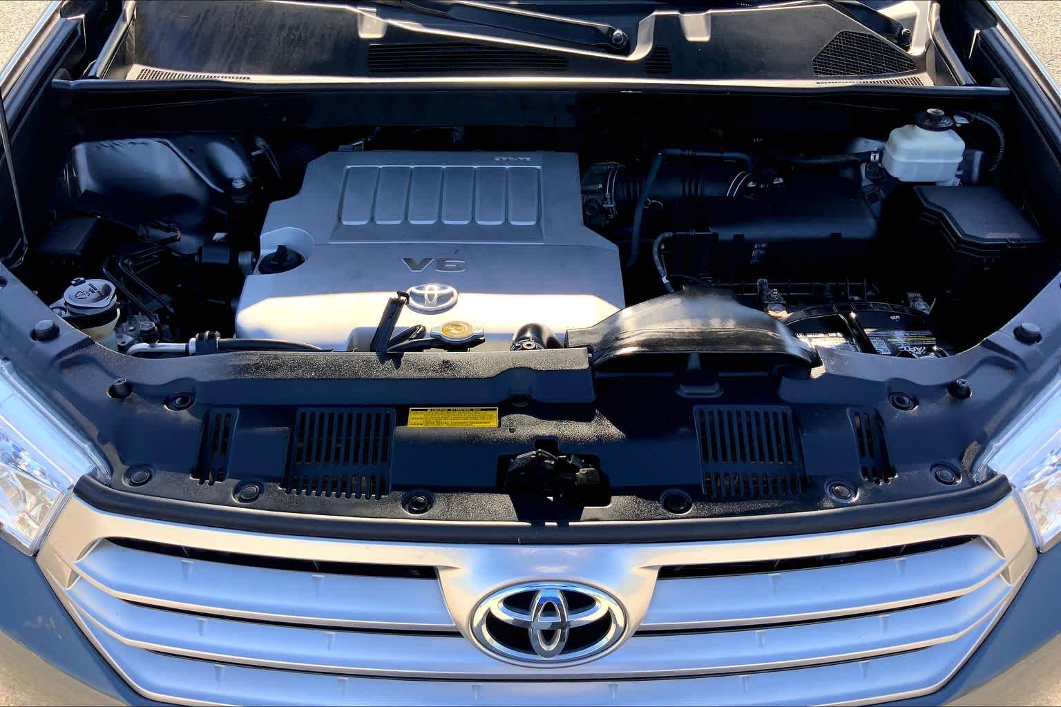 2013 Toyota Highlander photo 31 of 36
