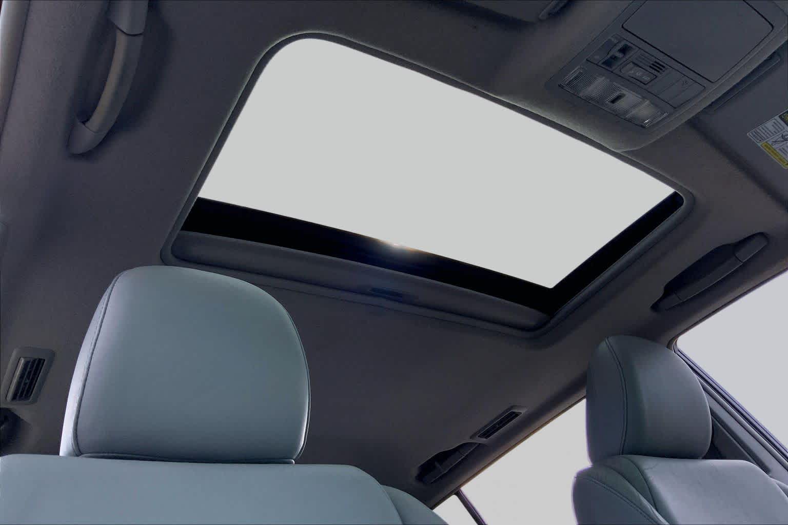 2011 Toyota Highlander photo 13 of 34