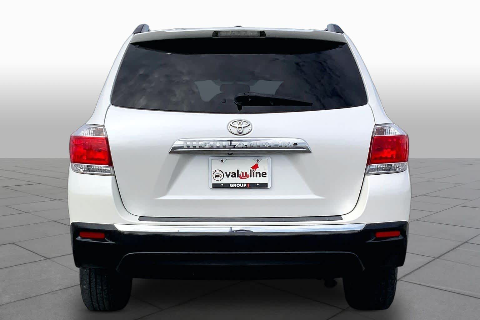 2011 Toyota Highlander photo 4 of 34