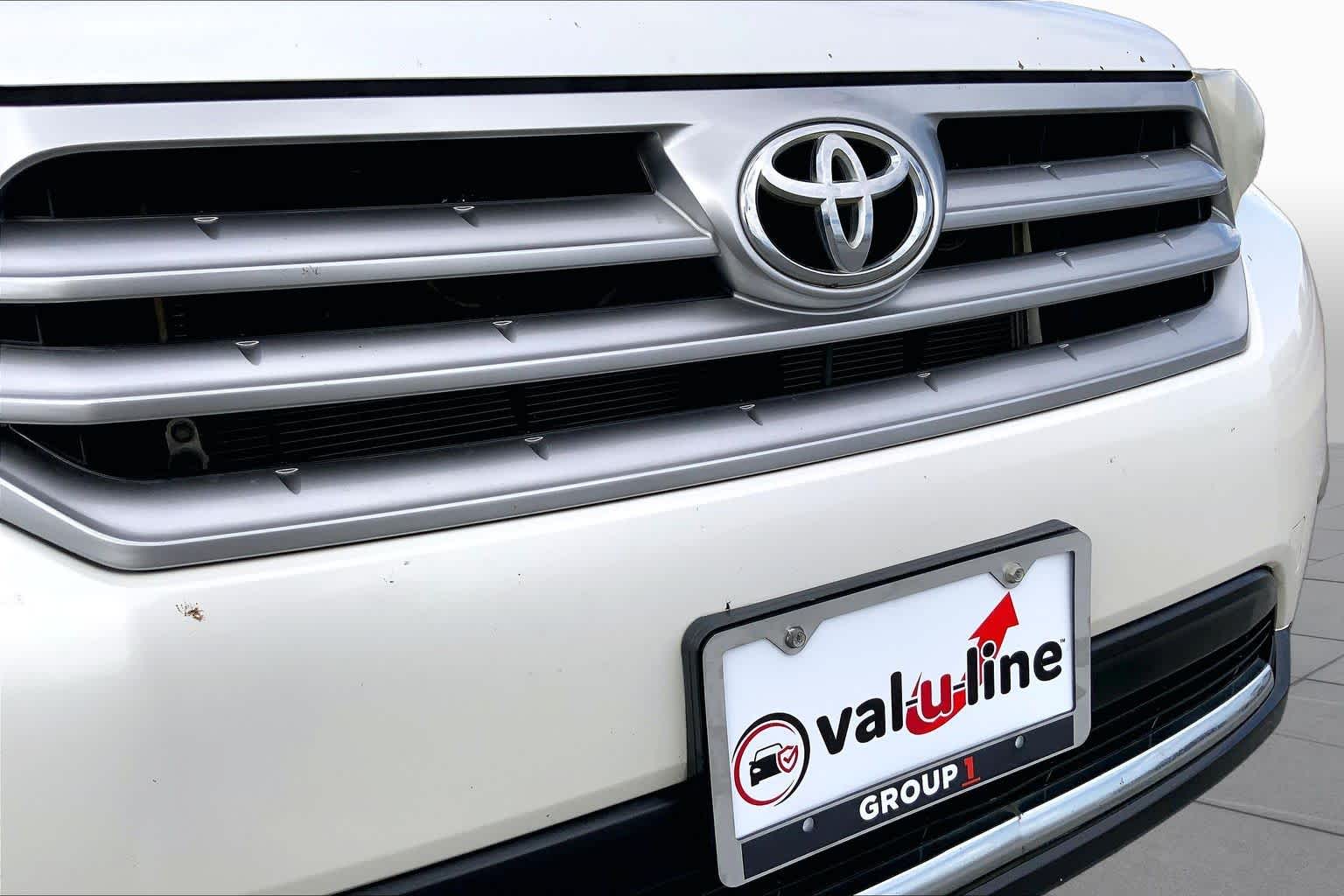 2011 Toyota Highlander photo 27 of 34
