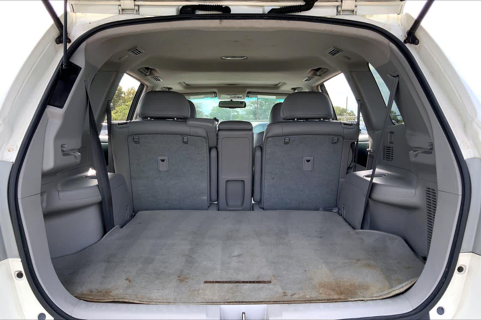 2011 Toyota Highlander photo 32 of 34