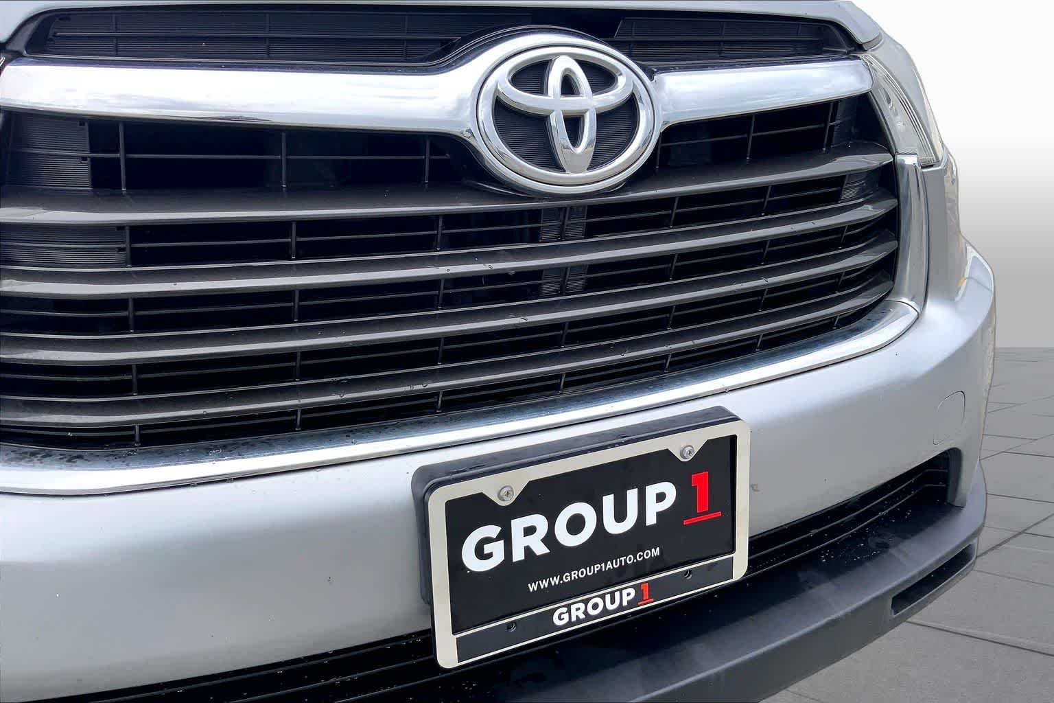 2016 Toyota Highlander LE Silver Sky Metallic at AutoNation Toyota Gulf Fwy