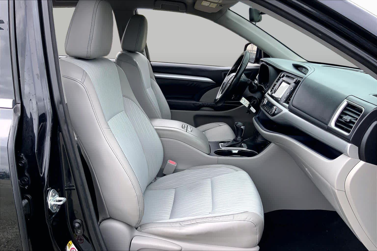 2015 Toyota Highlander LE Plus Attitude Black Metallic at Group 1 Toyota Southwest