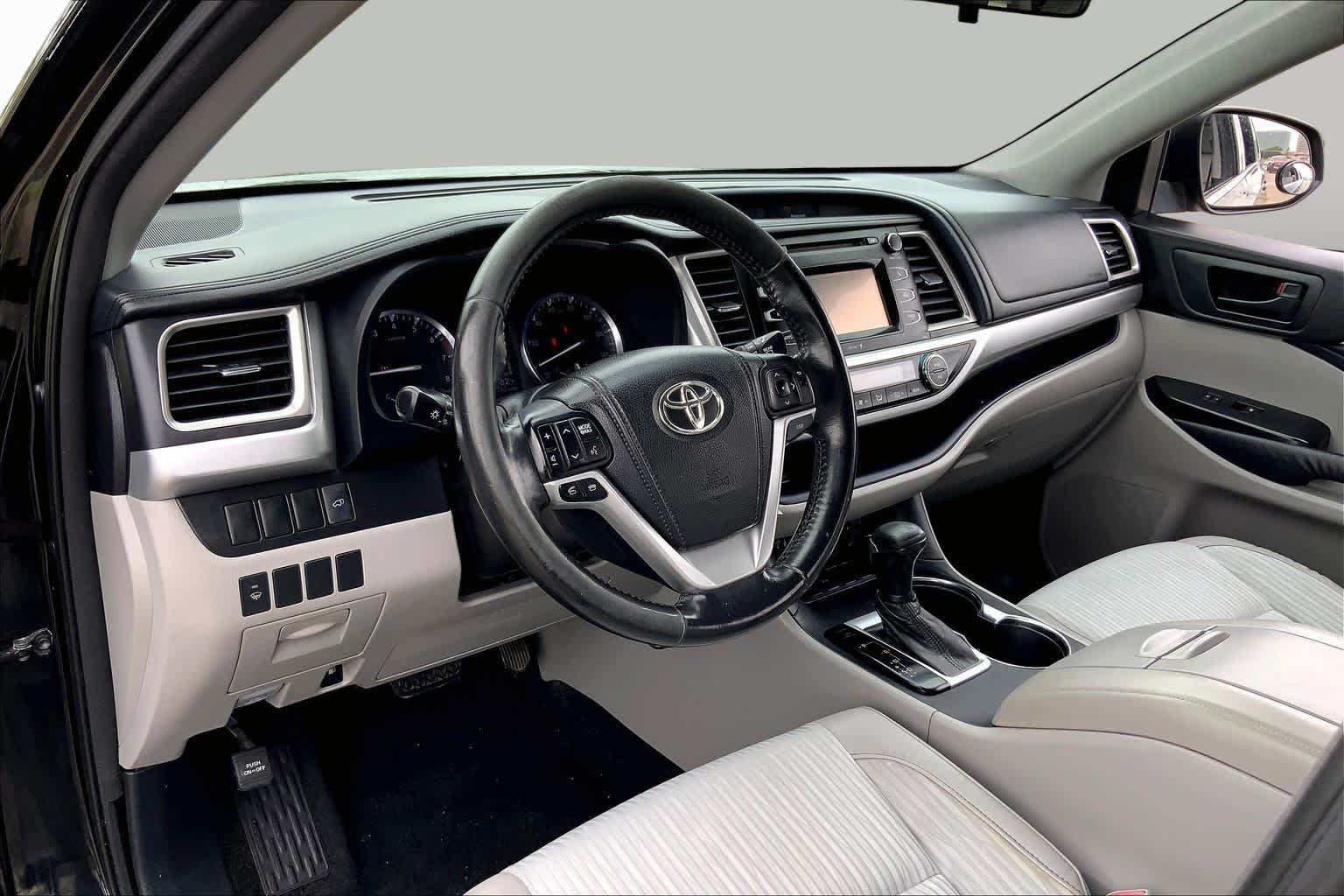 2015 Toyota Highlander LE Plus Attitude Black Metallic at Group 1 Toyota Southwest