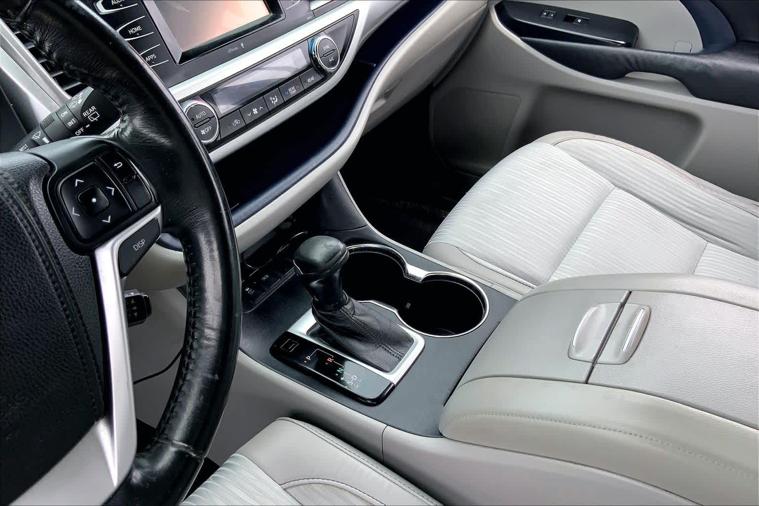 2015 Toyota Highlander LE Plus Attitude Black Metallic at Group 1 Toyota Southwest