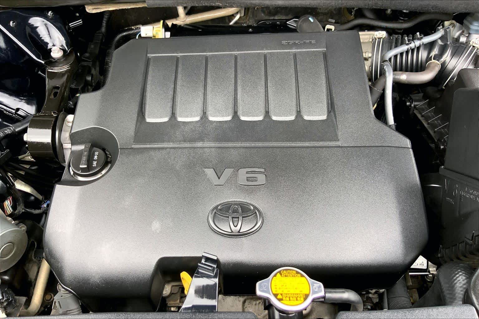 2015 Toyota Highlander LE Plus Attitude Black Metallic at Group 1 Toyota Southwest