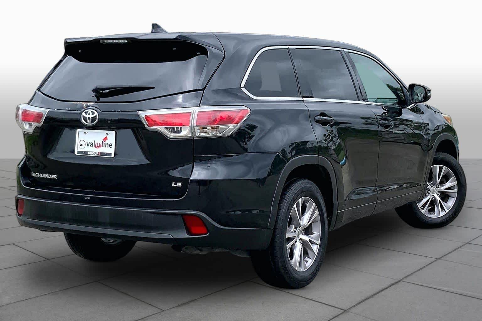 2015 Toyota Highlander LE Plus Attitude Black Metallic at Group 1 Toyota Southwest
