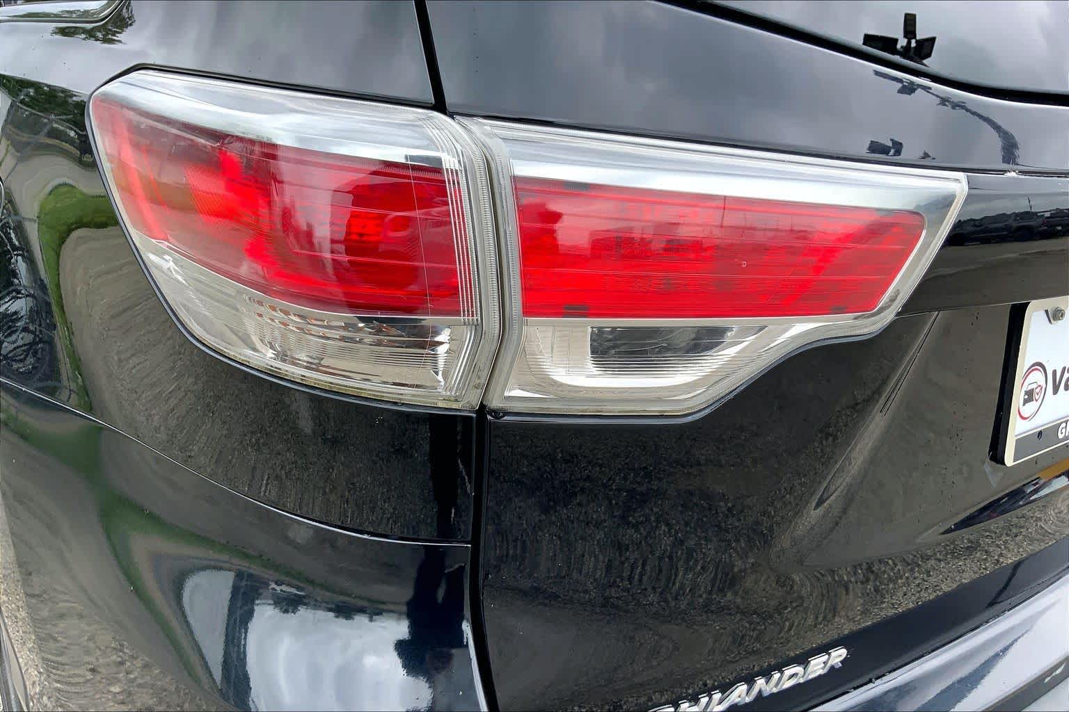 2015 Toyota Highlander LE Plus Attitude Black Metallic at Group 1 Toyota Southwest