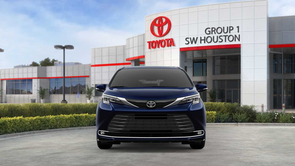2026 Toyota Sienna photo 32 of 35