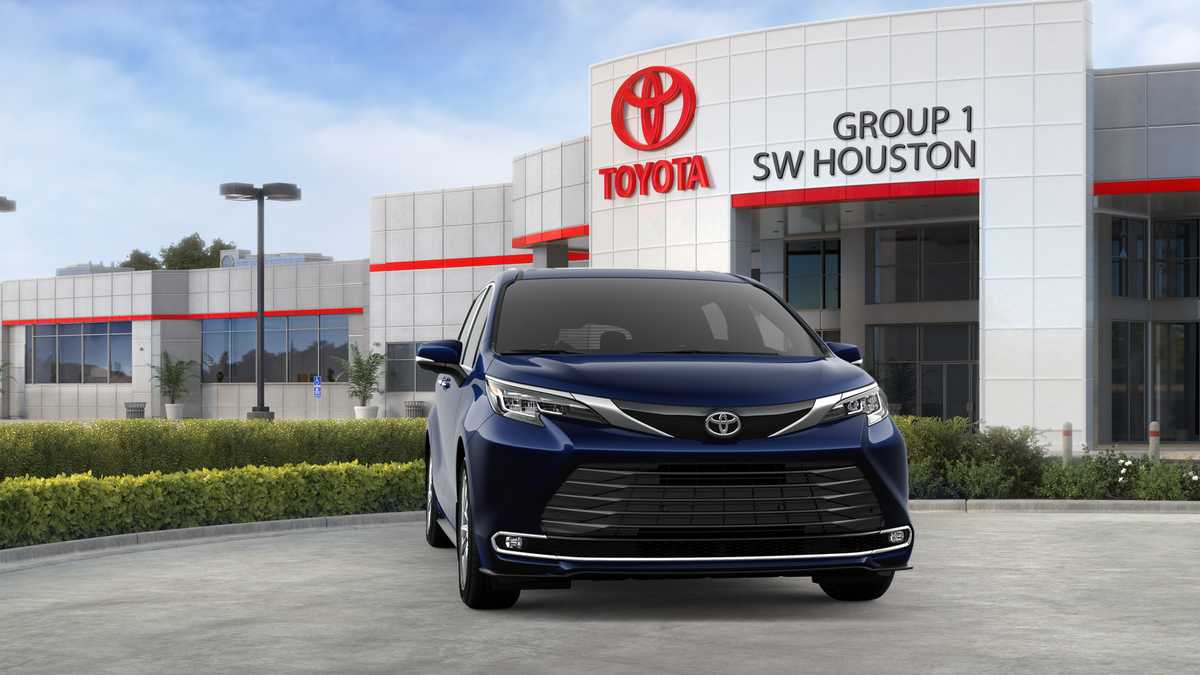 2026 Toyota Sienna photo 31 of 35