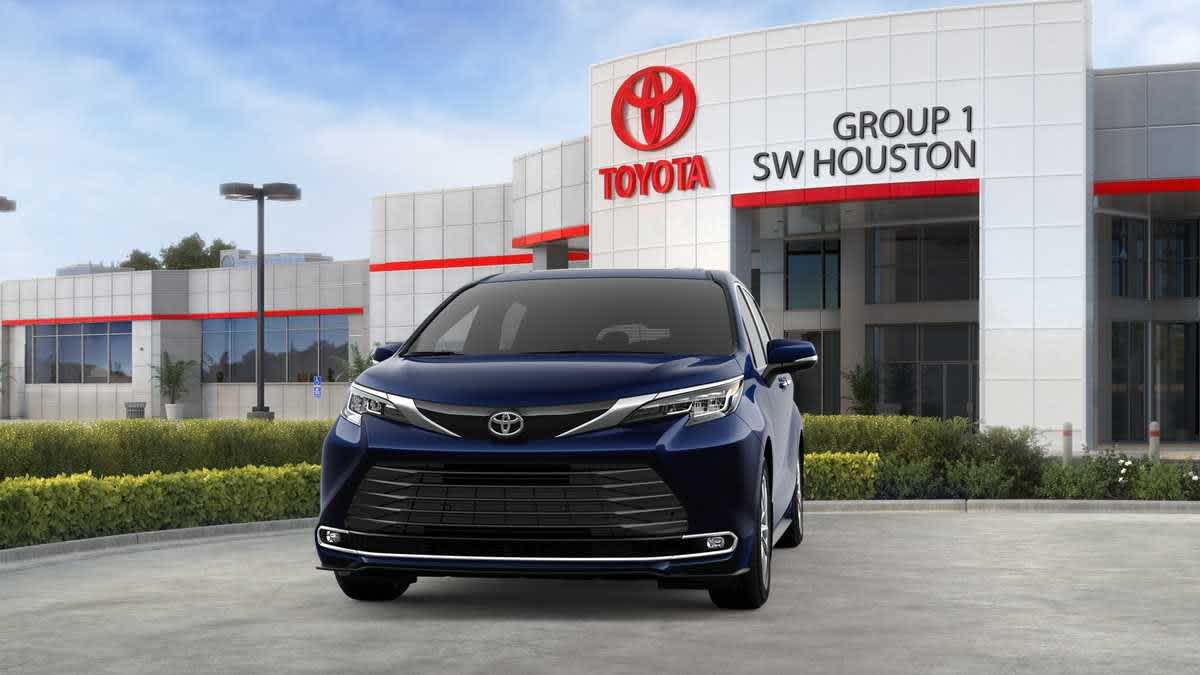 2026 Toyota Sienna photo 8 of 35