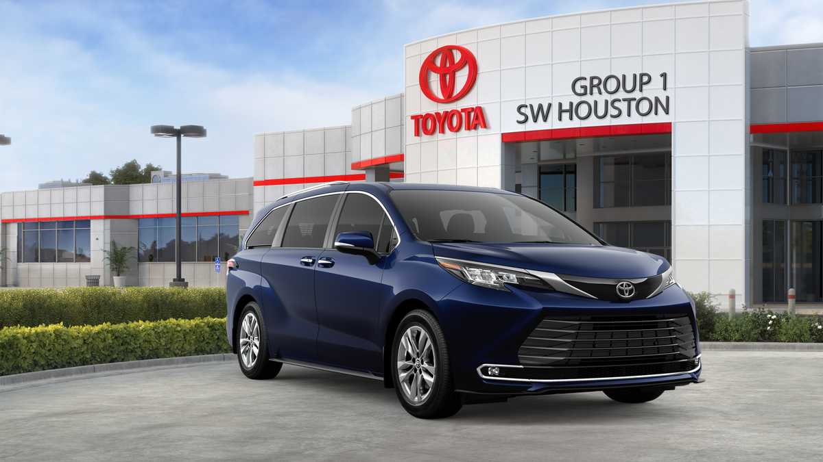 2026 Toyota Sienna photo 30 of 35