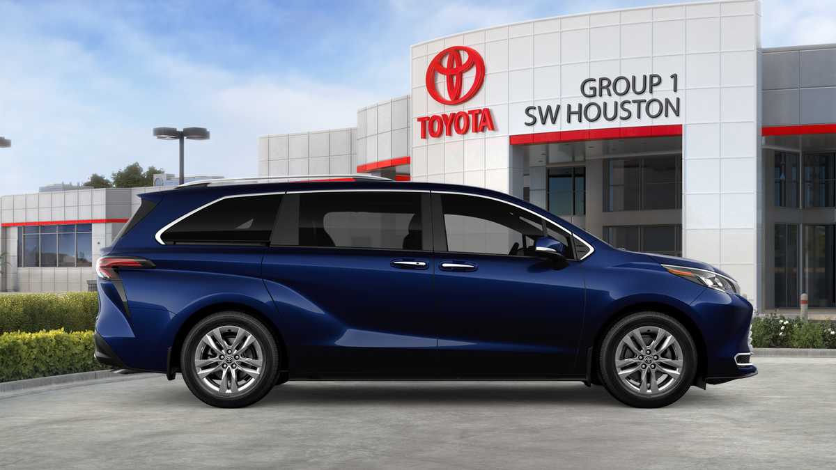 2026 Toyota Sienna photo 28 of 35