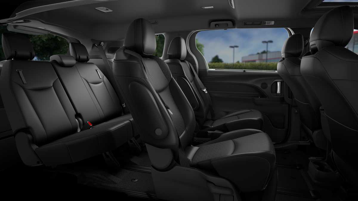 2026 Toyota Sienna photo 34 of 35