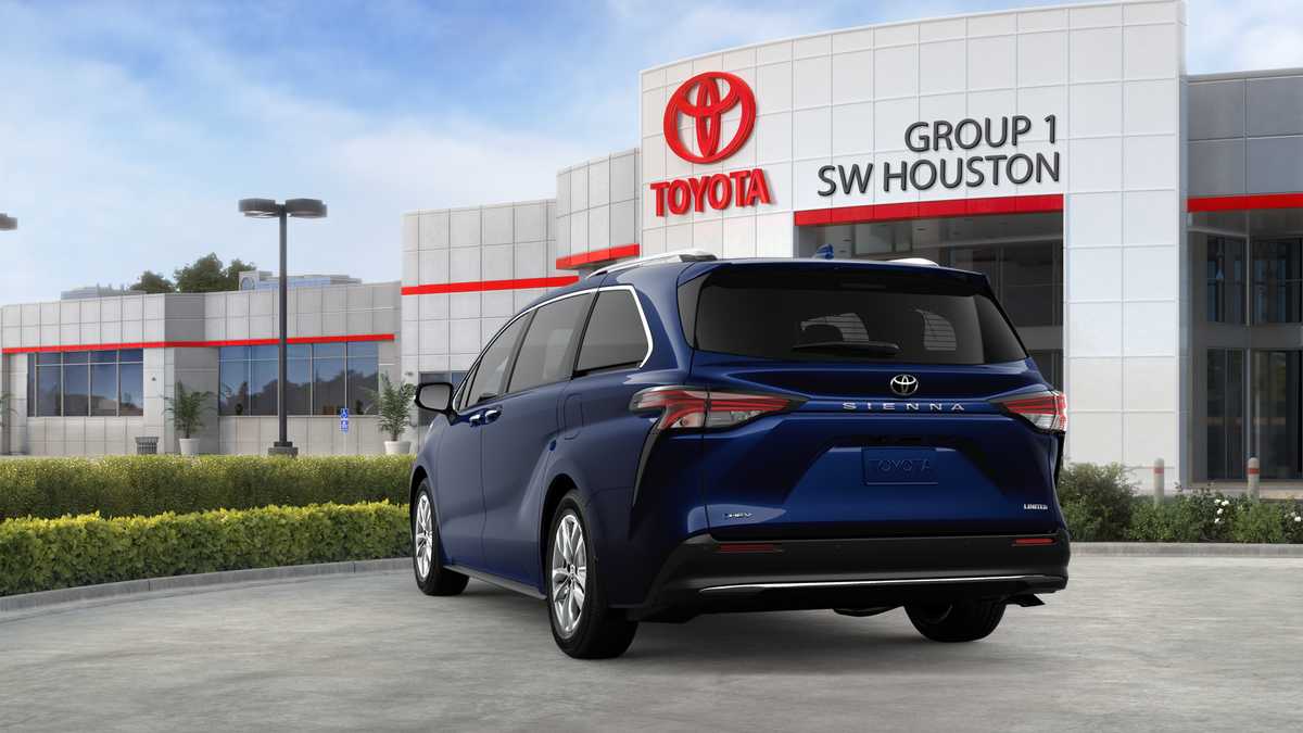2026 Toyota Sienna photo 24 of 35