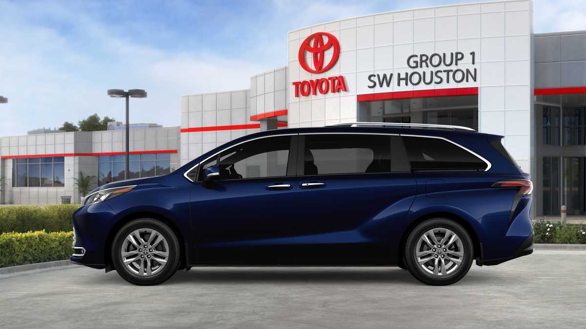 2026 Toyota Sienna photo 22 of 35
