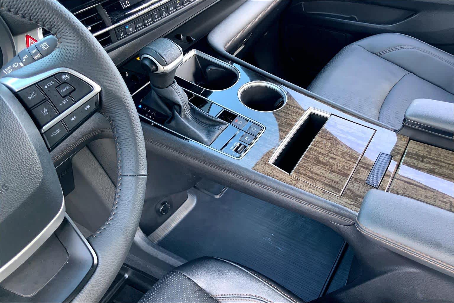 2026 Toyota Sienna Limited Cypress at Group 1 Toyota Southwest