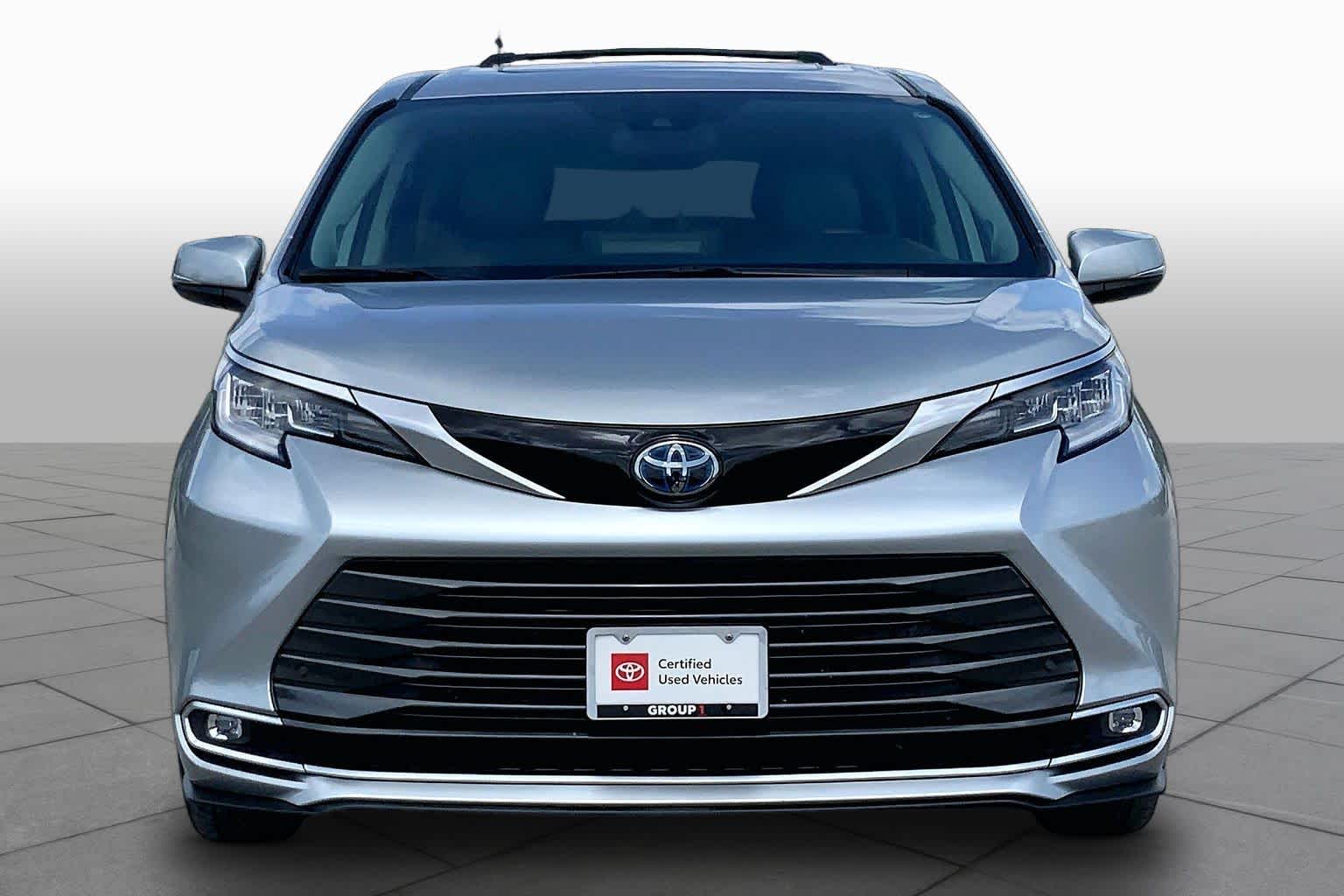 2023 Toyota Sienna Limited Celestial Silver Metallic at Group 1 Toyota Southwest