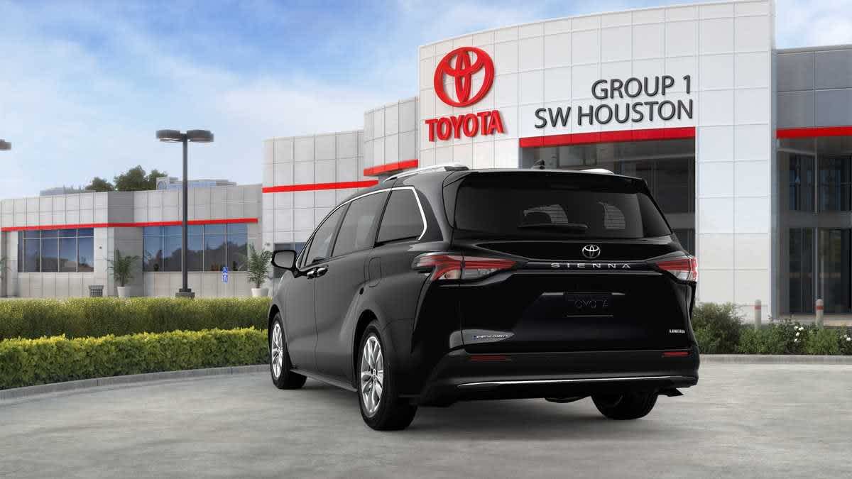 2026 Toyota Sienna photo 6 of 18