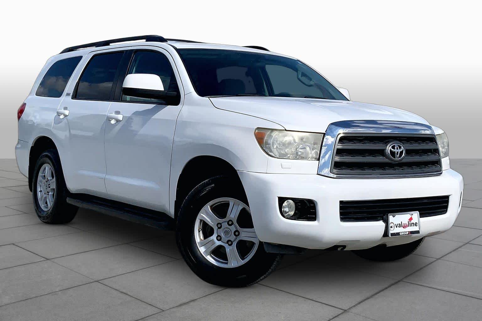 2017 Toyota Sequoia photo 3 of 36