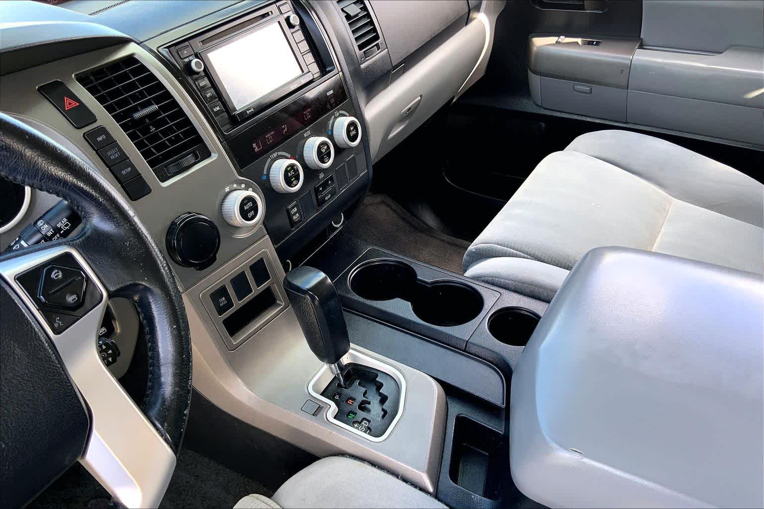 2017 Toyota Sequoia photo 16 of 36