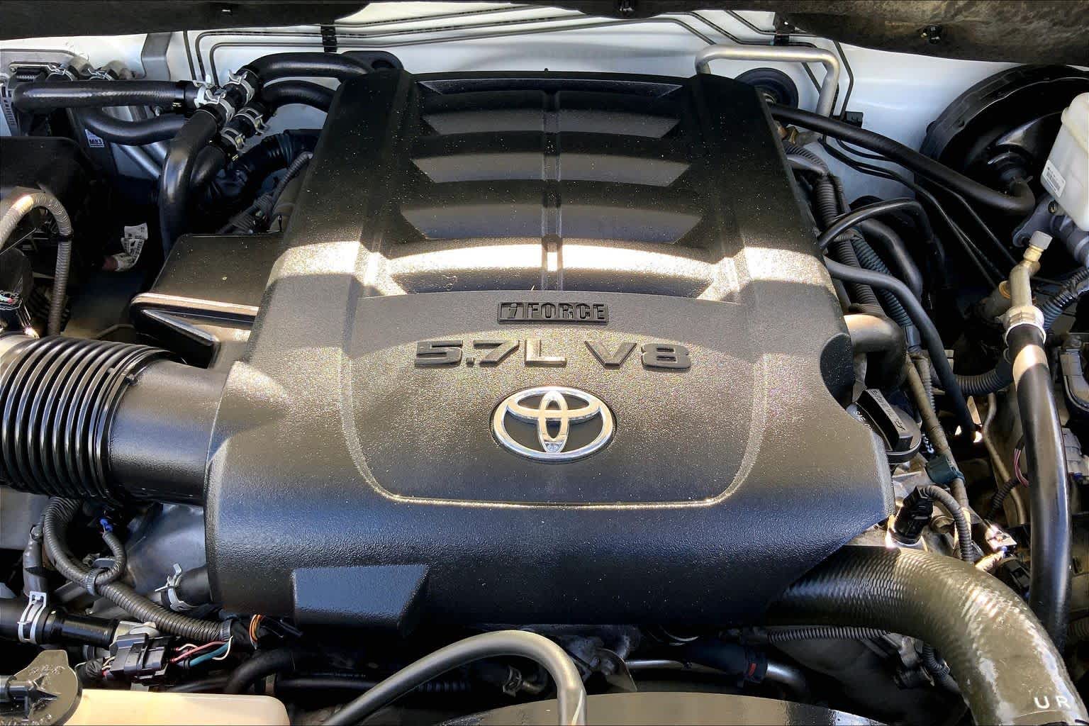2017 Toyota Sequoia photo 32 of 36
