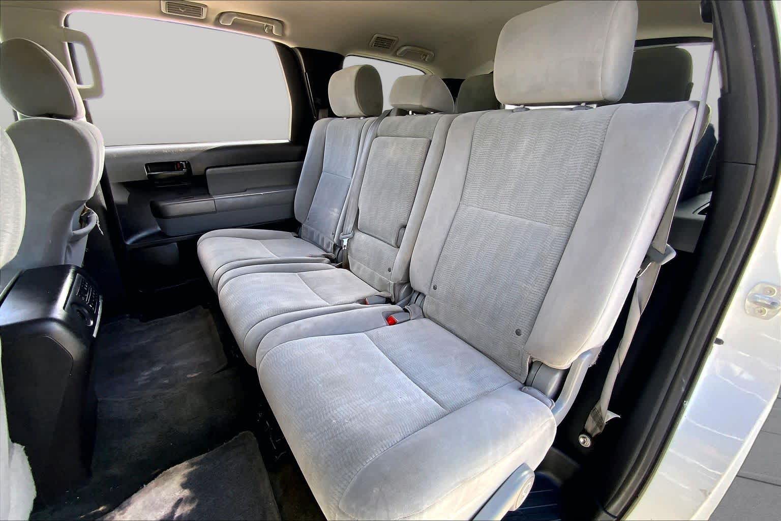 2017 Toyota Sequoia photo 20 of 36