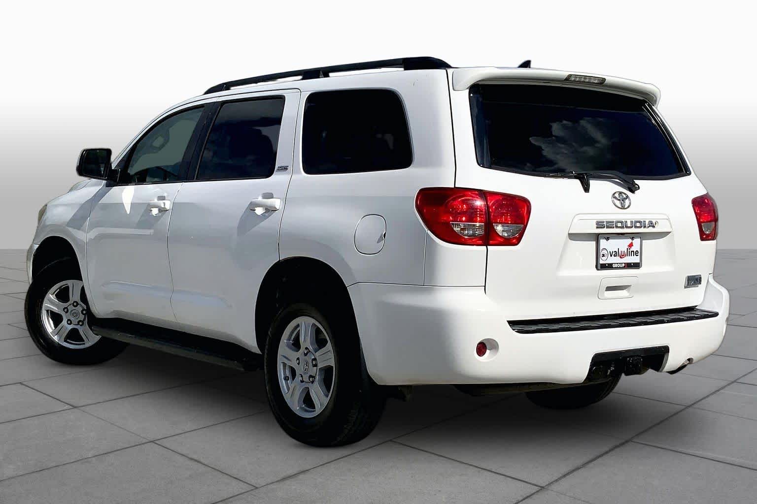 2017 Toyota Sequoia photo 12 of 36