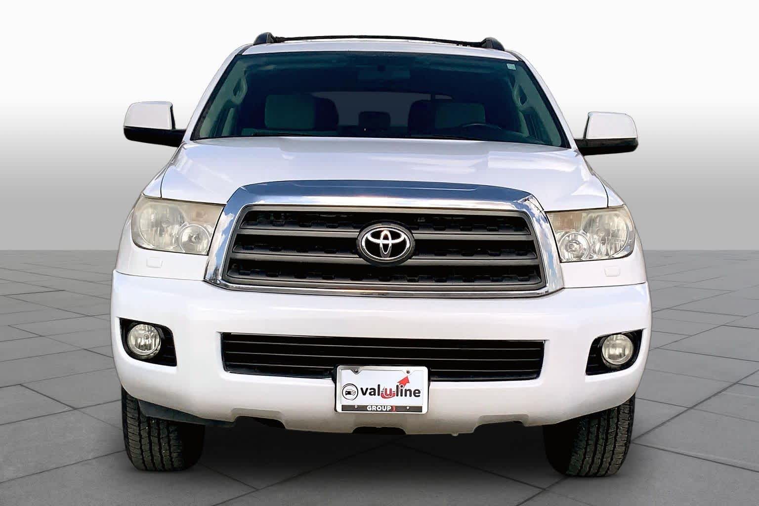 2017 Toyota Sequoia photo 4 of 36