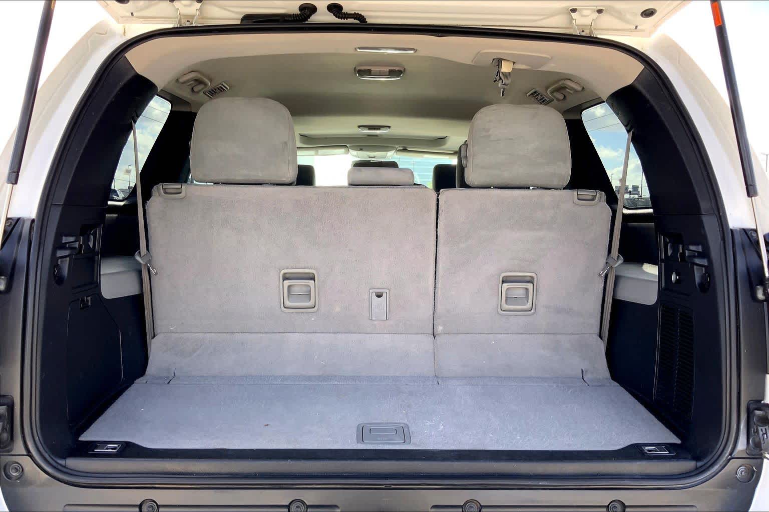 2017 Toyota Sequoia photo 34 of 36