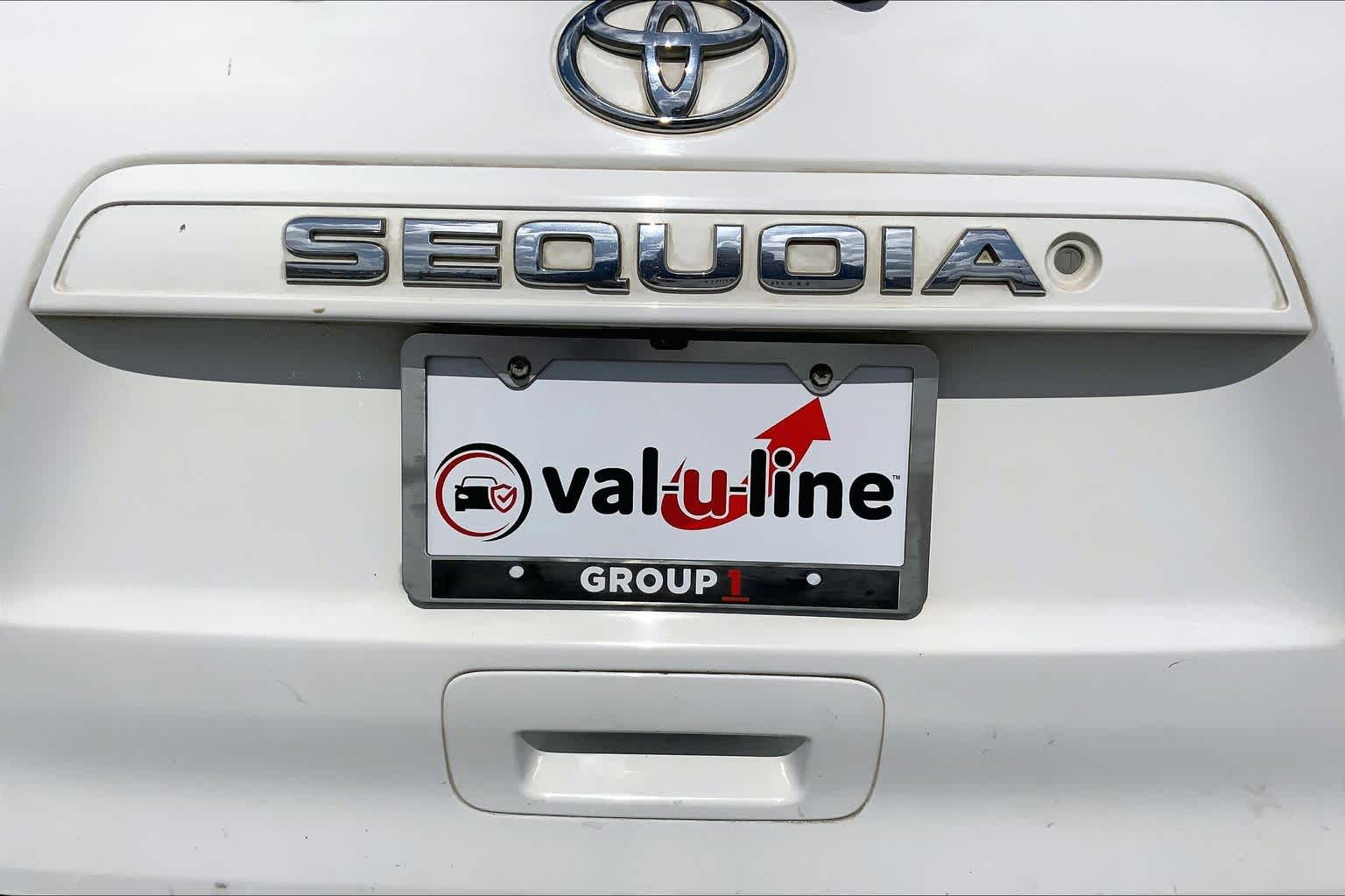2017 Toyota Sequoia photo 10 of 36