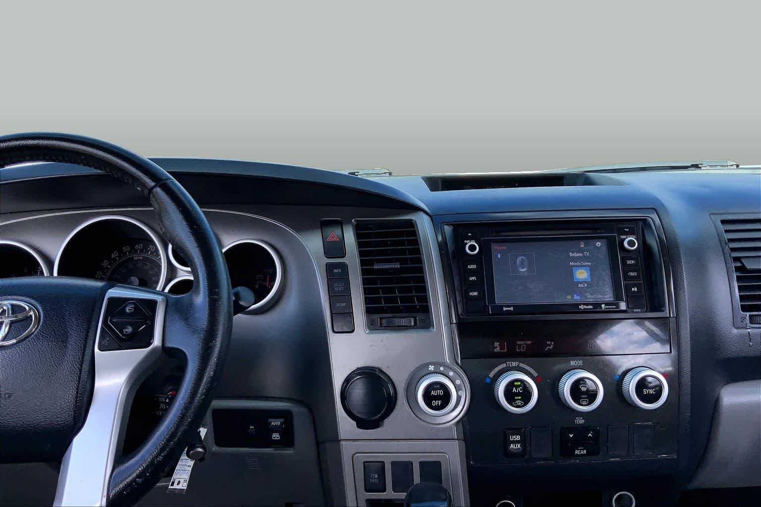2017 Toyota Sequoia photo 7 of 36