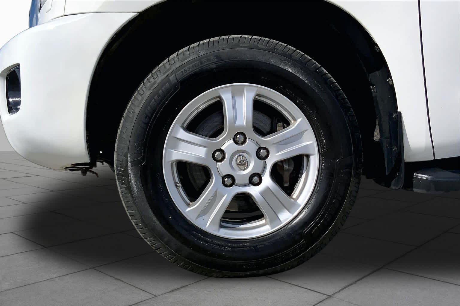 2017 Toyota Sequoia photo 11 of 36