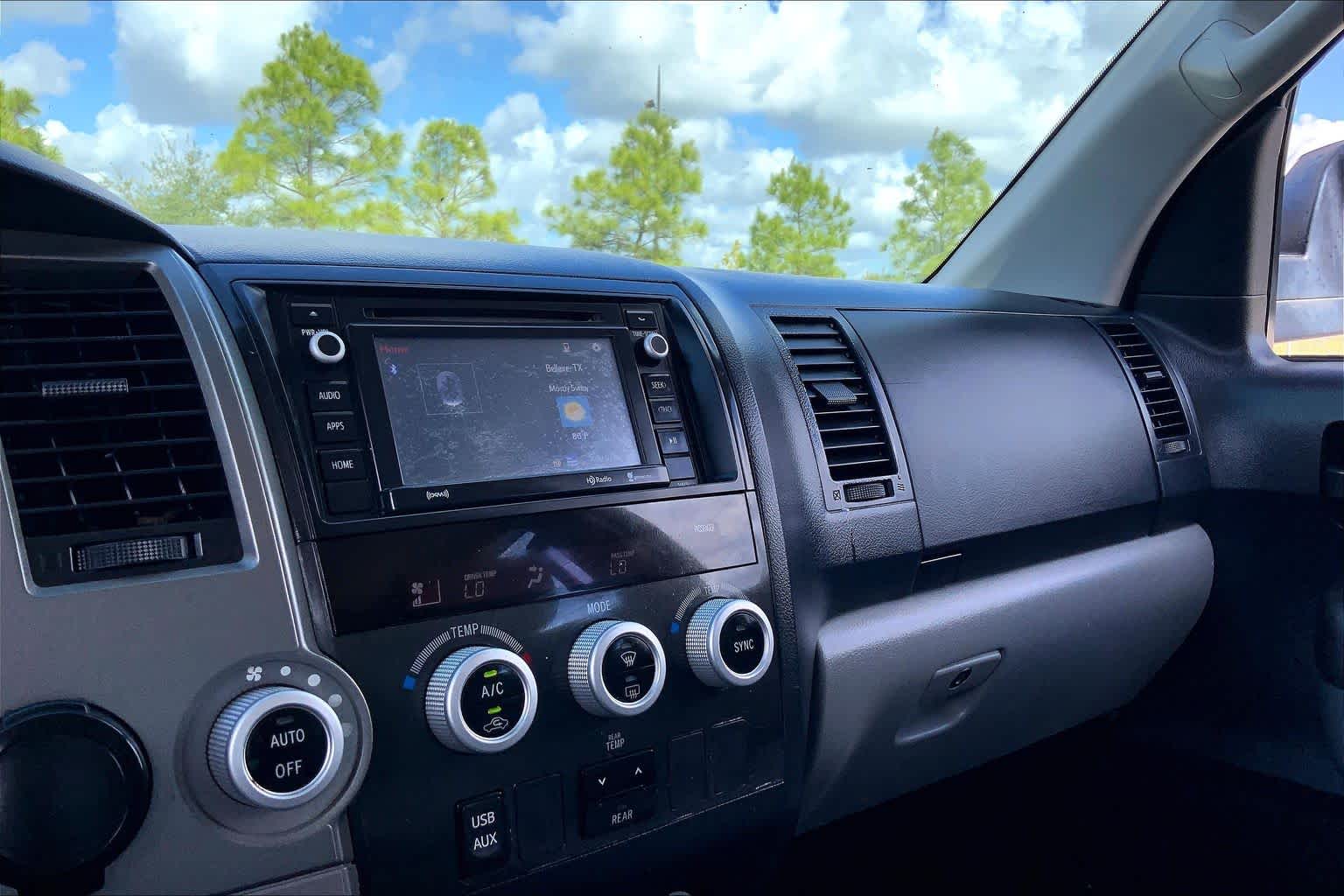 2017 Toyota Sequoia photo 35 of 36
