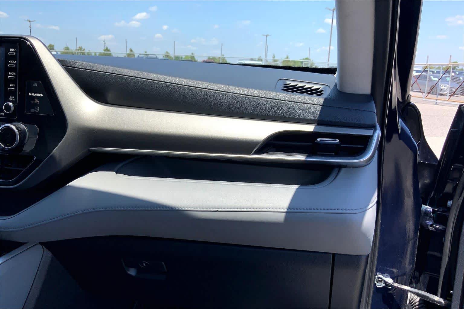 2021 Toyota Highlander LE Blueprint at HGreg Houston