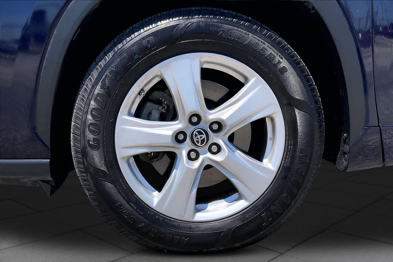 2021 Toyota Highlander LE Blueprint at HGreg Houston