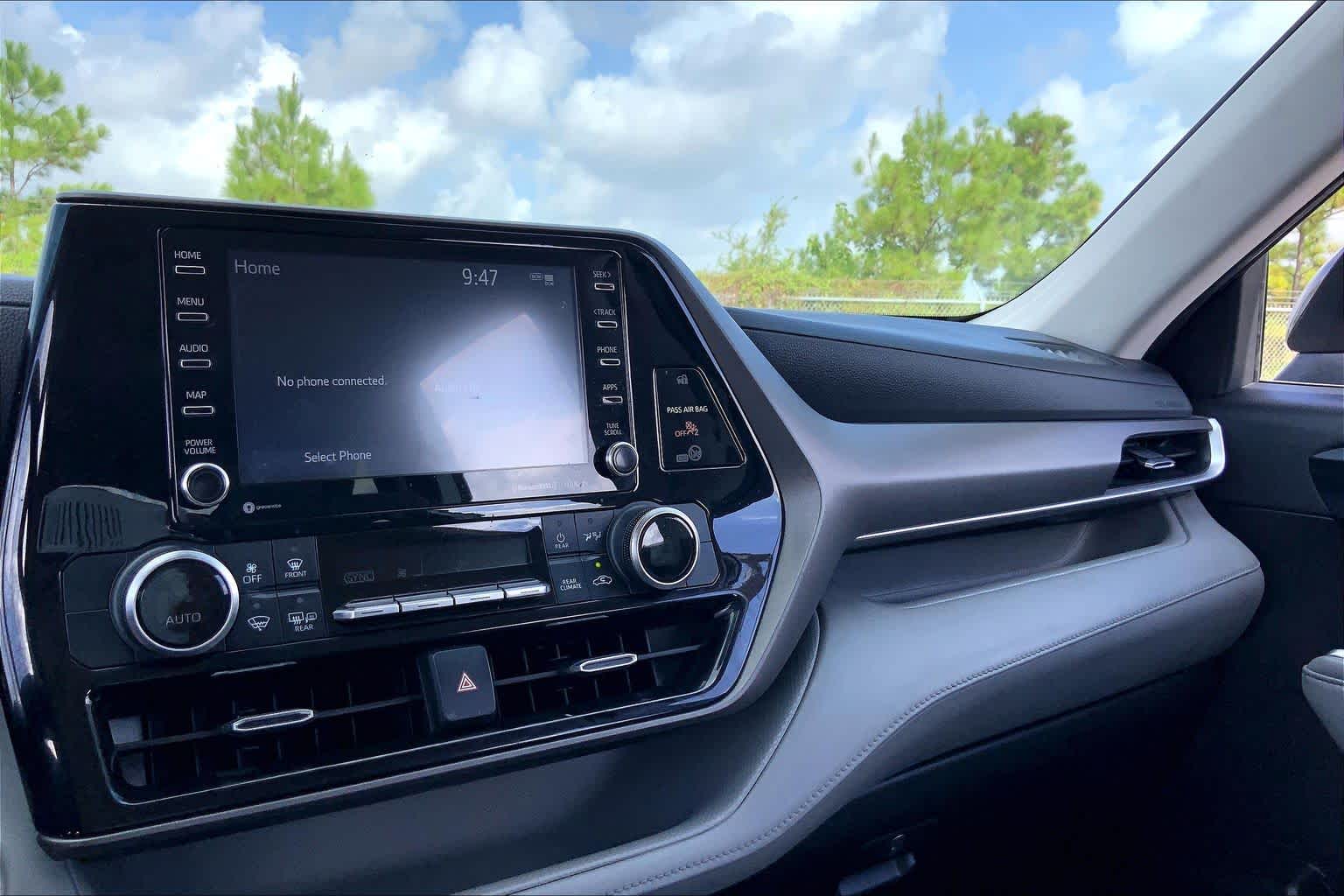 2022 Toyota Highlander LE Magnetic Gray Metallic at Lexus Southwest Houston