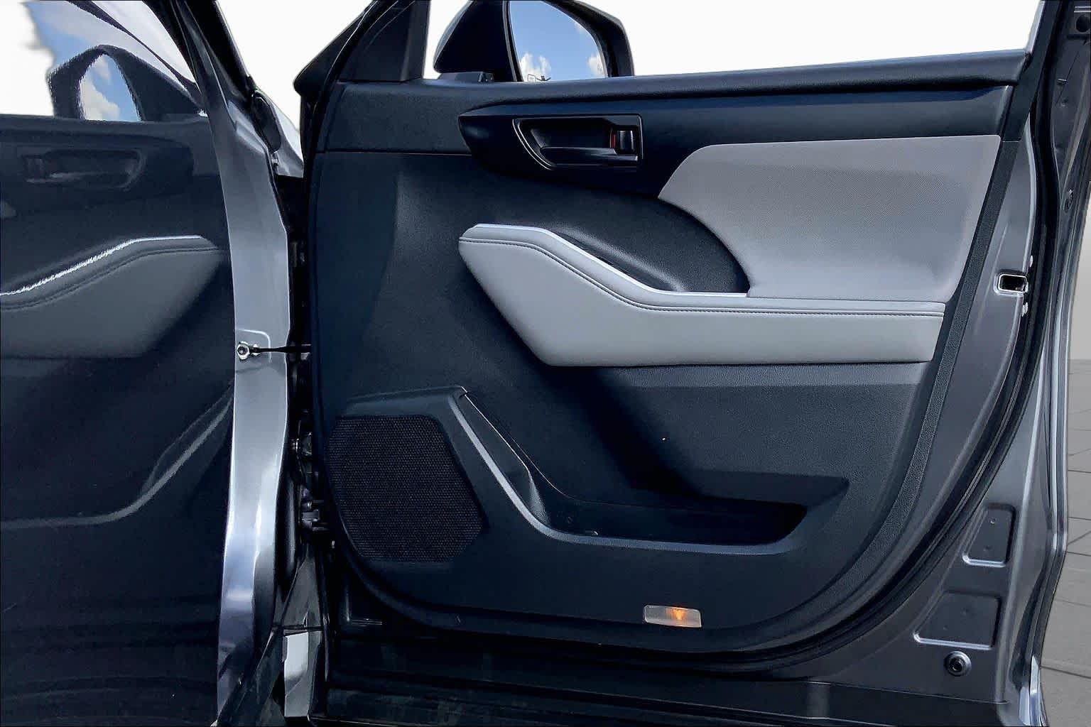 2022 Toyota Highlander LE Magnetic Gray Metallic at Lexus Southwest Houston