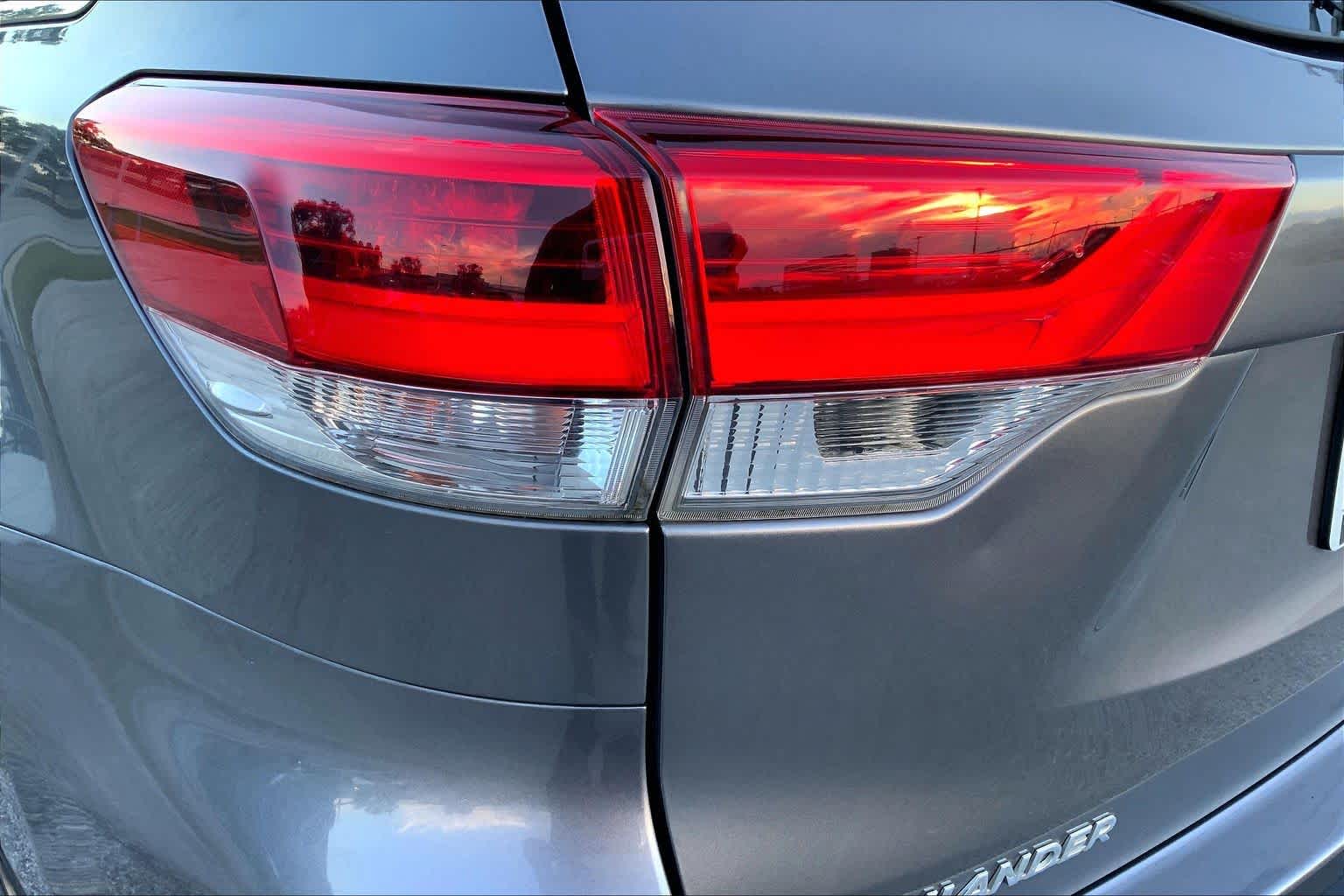 2018 Toyota Highlander LE Predawn Gray Mica at Westside Kia