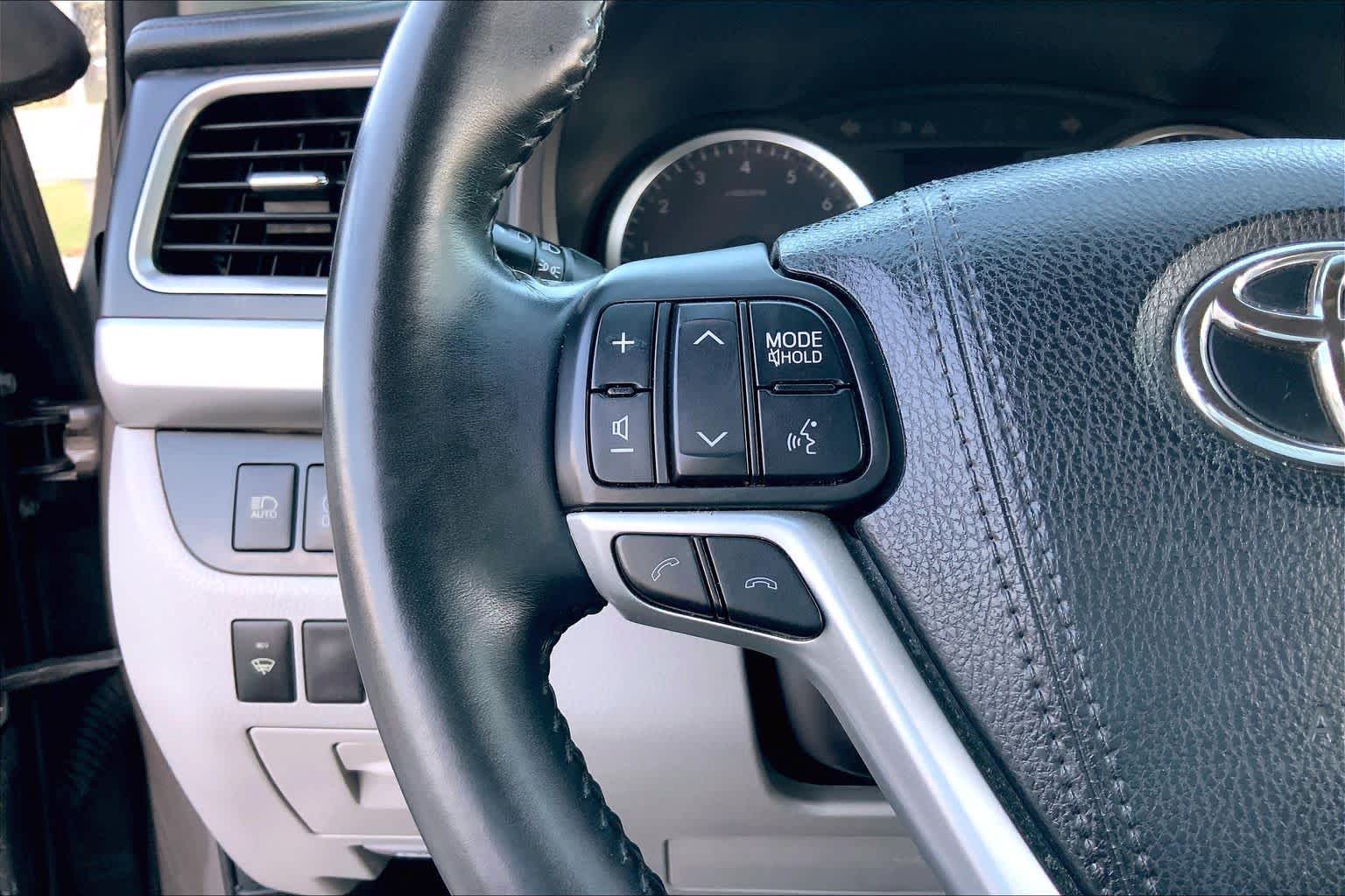 2018 Toyota Highlander LE Predawn Gray Mica at Westside Kia